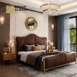 سرير غرفة نوم مميز مع طاولات جانبية