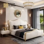 سرير غرفة نوم مميز مع طاولات جانبية