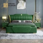 سرير ملكي بلمسات يدوية مع 2 كومودينة