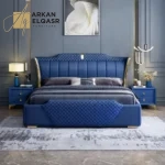 سرير ملكي بلمسات يدوية مع 2 كومودينة