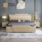 سرير ملكي بلمسات يدوية مع 2 كومودينة