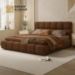 سرير نوم من جلد بتصميم بسيط