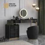 طاولة تسريحة بتصميم مميز مع مرايا و كرسي