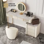 طاولة تسريحة بتصميم مميز مع مرايا و كرسي