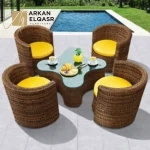 جلسة خارجية مميزة من كراسي و طاولة شيك