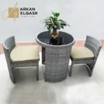 جلسة خارجية شيك مع طاولة وكرسين