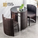 جلسة خارجية شيك مع طاولة وكرسين