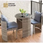 جلسة خارجية شيك مع طاولة وكرسين