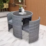 جلسة خارجية شيك مع طاولة وكرسين