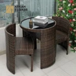 جلسة خارجية شيك مع طاولة وكرسين