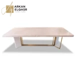 طاولة طعام فاخرة