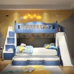 سرير نوم بدورين للأطفال مع تصميم عملي