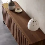 بوفيه سفرة خشبي بتصميم هندسي عصري وتفاصيل بارزة (1)