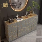 طاولة بوفيه مصممة بزخارف أنيقة و فخمة