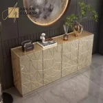 طاولة بوفيه مصممة بزخارف أنيقة و فخمة