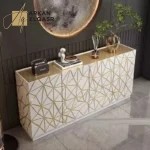 طاولة بوفيه مصممة بزخارف أنيقة و فخمة