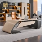 مكتب إداري فاخر بتصميم انسيابي