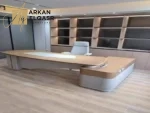مكتب مودرن بتصميم منحنِ وفاخر